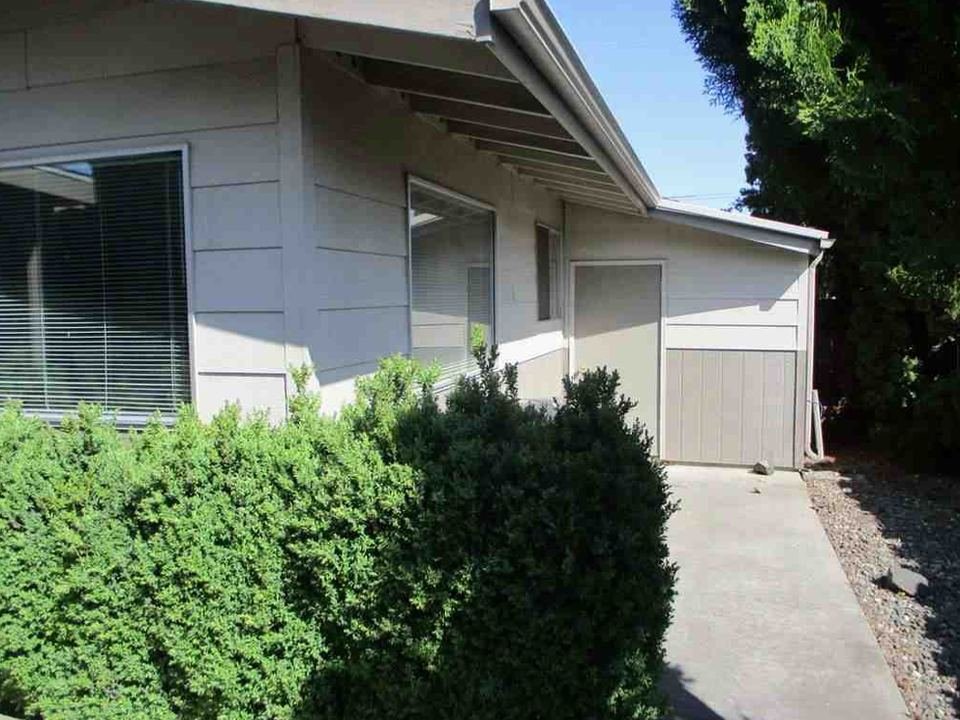 Storage shed beside 1230 Burrell
