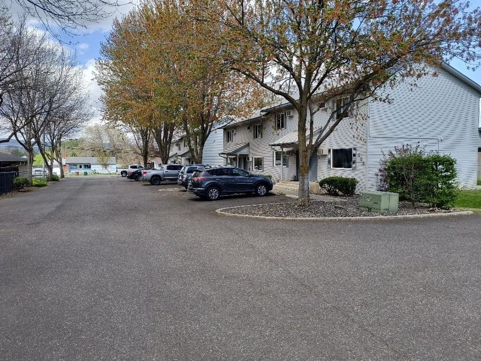 Parking lot between the 508 Warner buildings